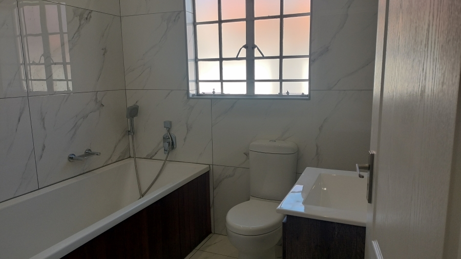 To Let 3 Bedroom Property for Rent in Waterkloof East North West